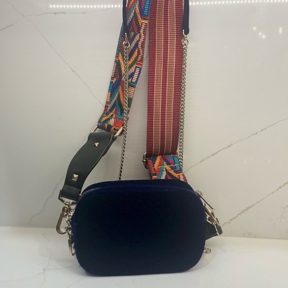 POPSUKI Velvet Crossbody Bag - Picture 7 of 16